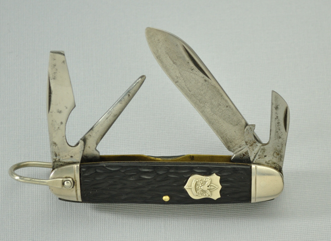 CAMC4A: Knife courtesy of New Mexico Scouting Museum.  Photo by Bob Wick.