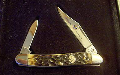 Two blade whittler